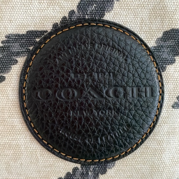 New with tags. Coach mini bucket bag - Picture 5 of 6